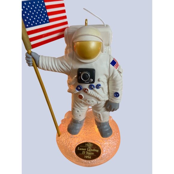 Hallmark Keepsake Ornament 1994  the Eagle Has Landed - Picture 12 of 12